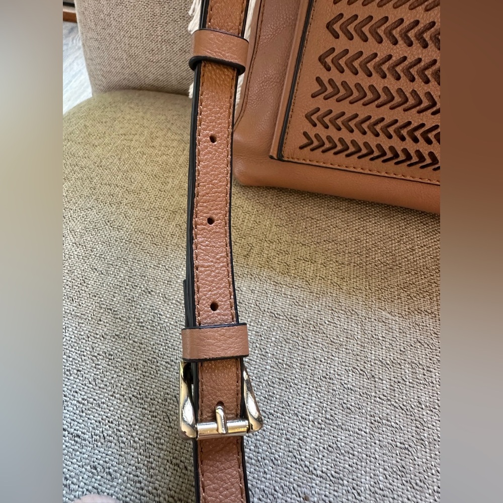Tommy Bahama Cedros Brown Leather Crossbody Bag, perfect for travel! - Picture 4 of 12